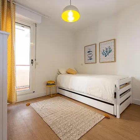 Apartment Premiere Ligne De Plage, Face A La Hendaye