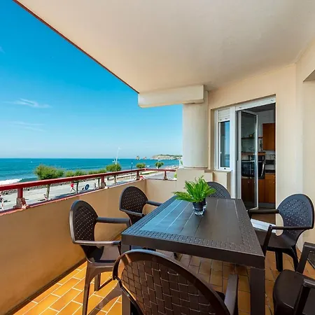 Premiere Ligne De Plage, Face A La * Hendaye