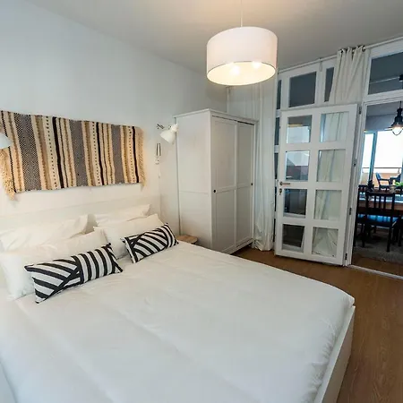 Apartment Premiere Ligne De Plage, Face A La