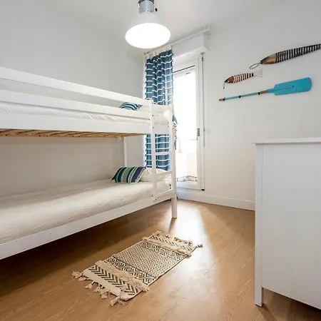 Premiere Ligne De Plage, Face A La Hendaye