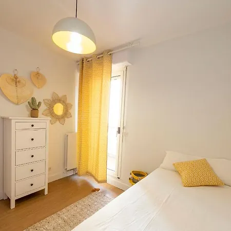 Premiere Ligne De Plage, Face A La * Hendaye