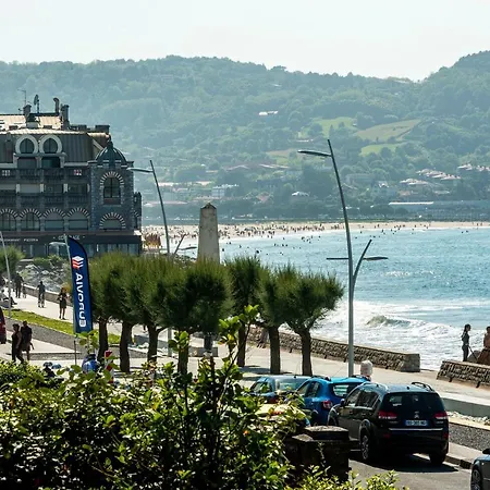 Apartment Premiere Ligne De Plage, Face A La *