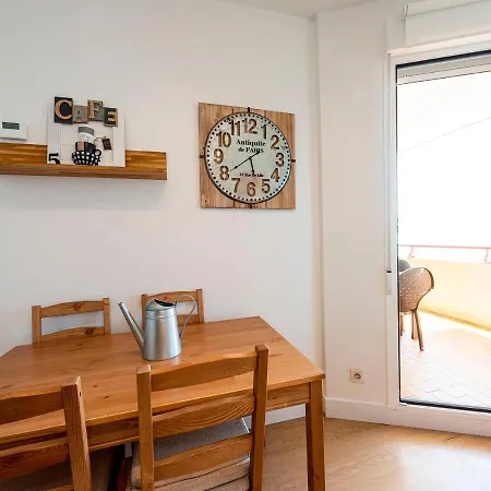 Premiere Ligne De Plage, Face A La