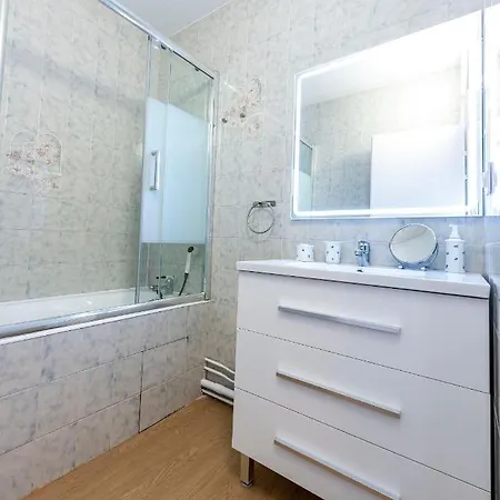 Premiere Ligne De Plage, Face A La Daire *