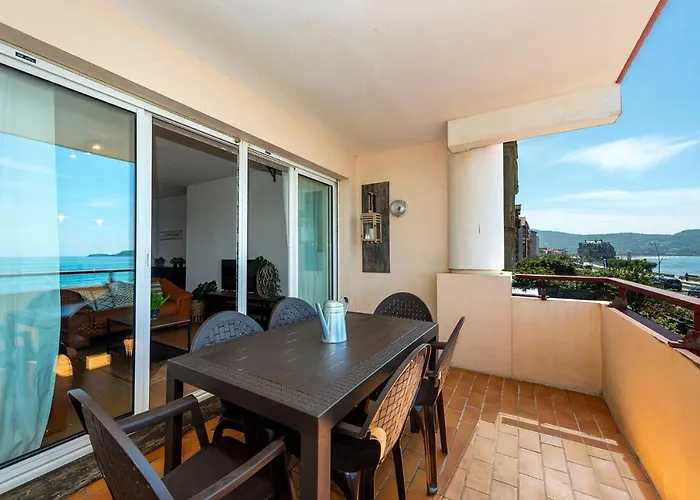 Premiere Ligne De Plage, Face A La *