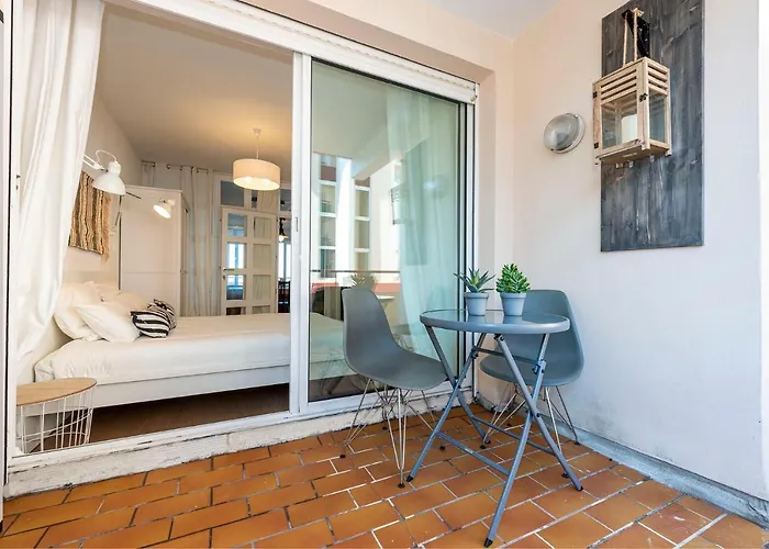 Premiere Ligne De Plage, Face A La